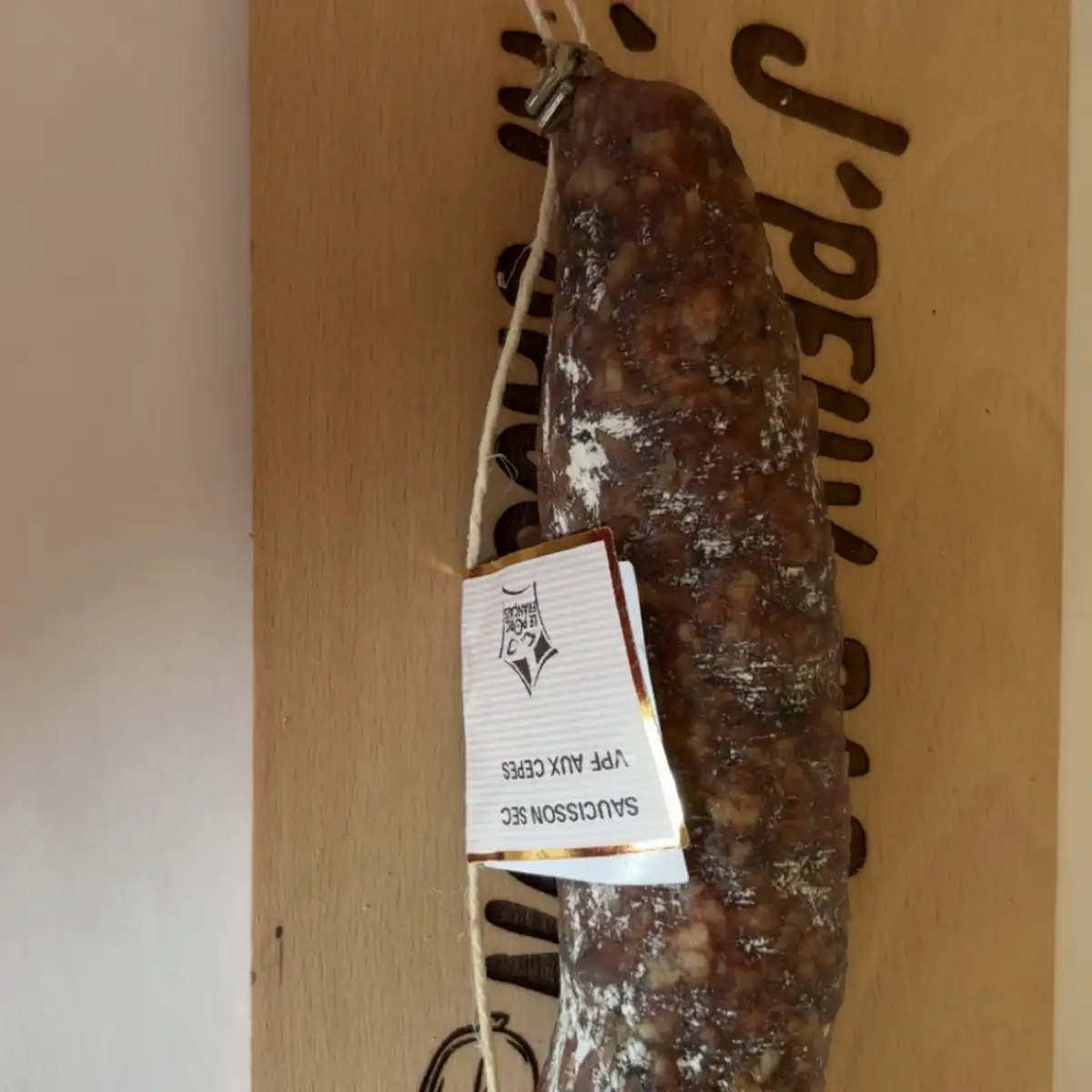 Saucisson sec aux cepes